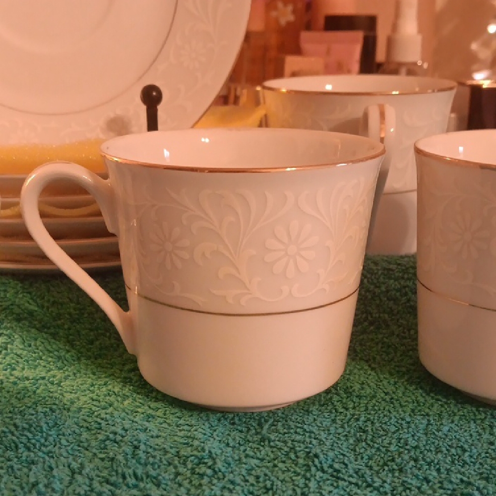 Classic White Mug Set - Picture 2 of 10